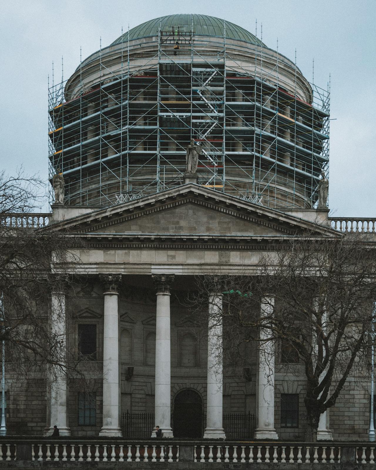 The Four Courts, Dublin. Photo by Joaquin Carfagna: https://www.pexels.com/photo/four-courts-in-dublin-ireland-20185388/