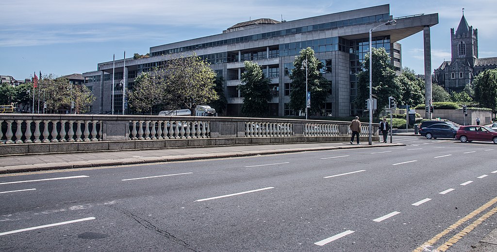 Dublin City Council offices on Wood Quay, Dublin. William Murphy, CC BY-SA 3.0, via Wikimedia Commons